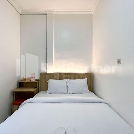 D Palma Near Lokananta Manahan Mitra Reddoorz Surakarta  Экстерьер фото