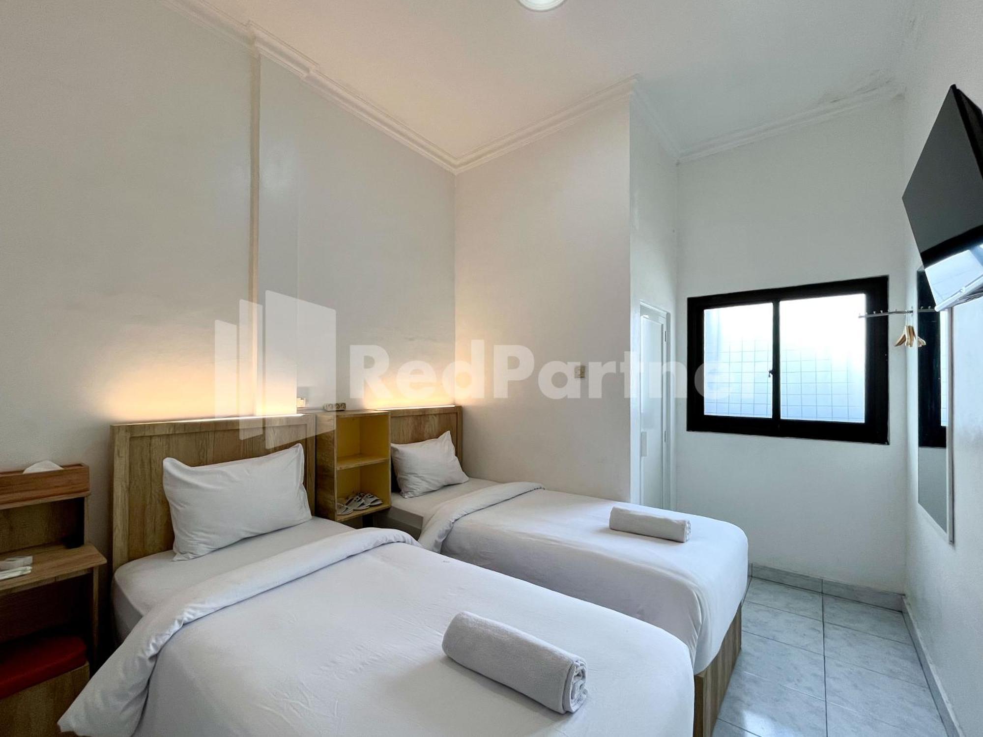 D Palma Near Lokananta Manahan Mitra Reddoorz Surakarta  Экстерьер фото