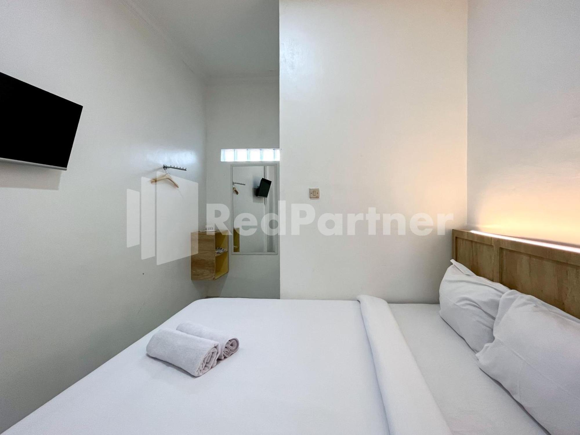 D Palma Near Lokananta Manahan Mitra Reddoorz Surakarta  Экстерьер фото