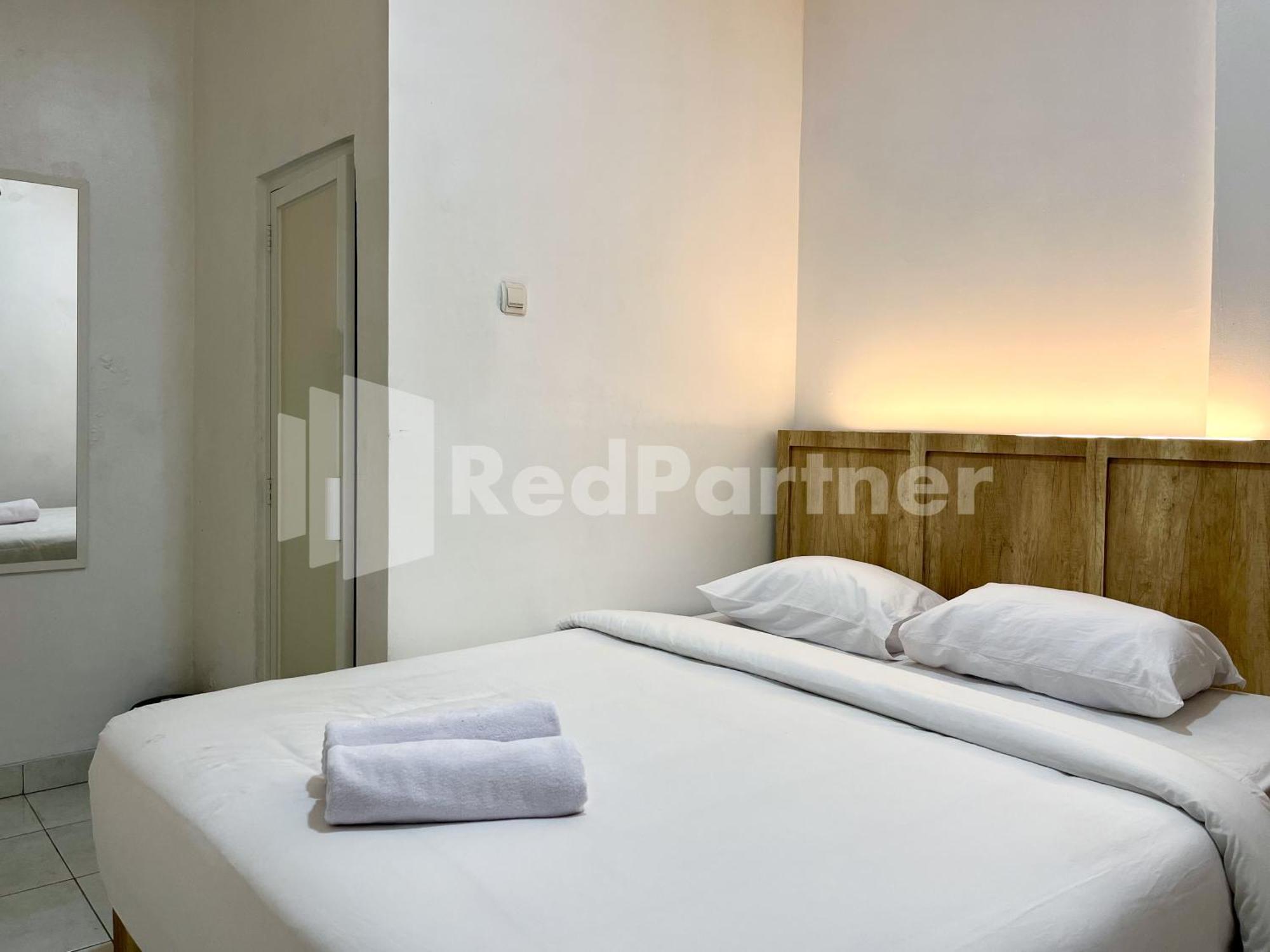 D Palma Near Lokananta Manahan Mitra Reddoorz Surakarta  Экстерьер фото
