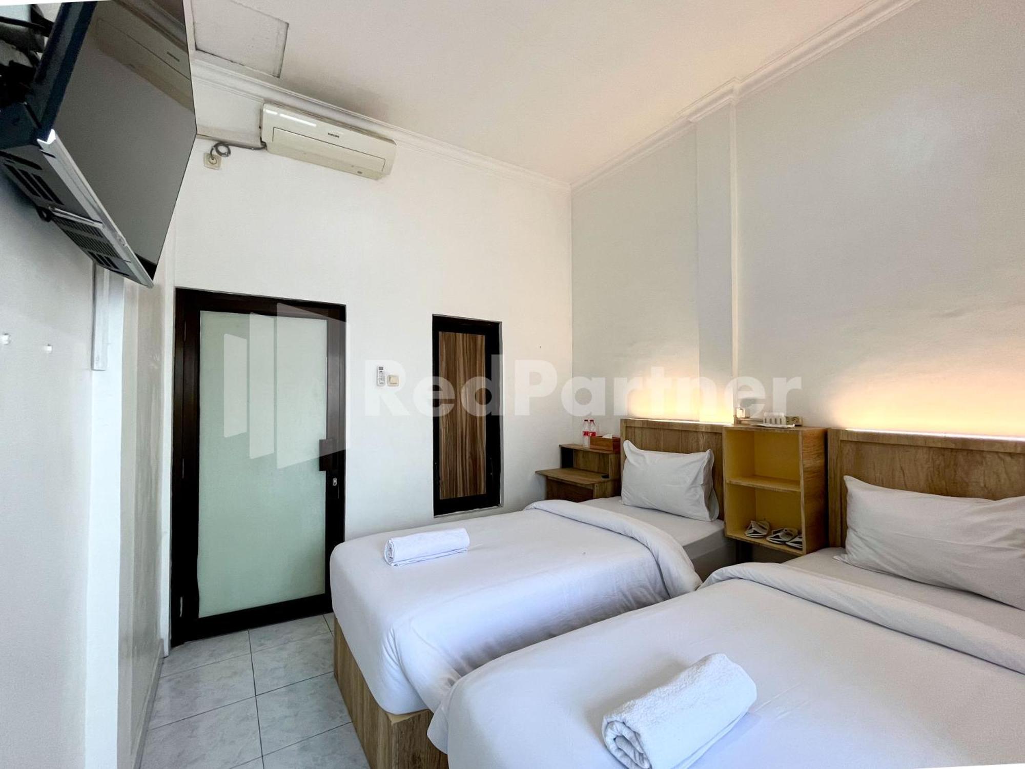 D Palma Near Lokananta Manahan Mitra Reddoorz Surakarta  Экстерьер фото