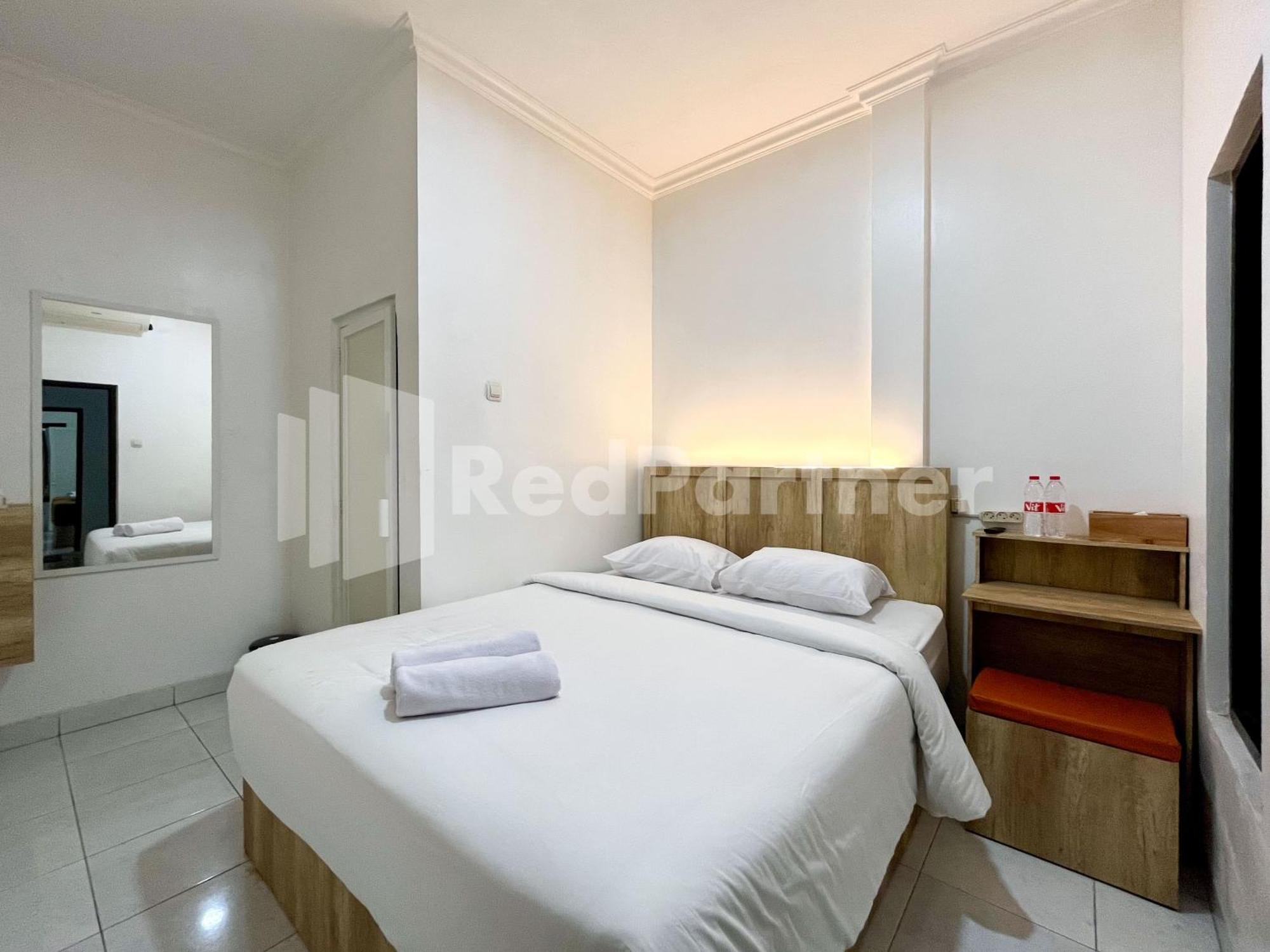 D Palma Near Lokananta Manahan Mitra Reddoorz Surakarta  Экстерьер фото