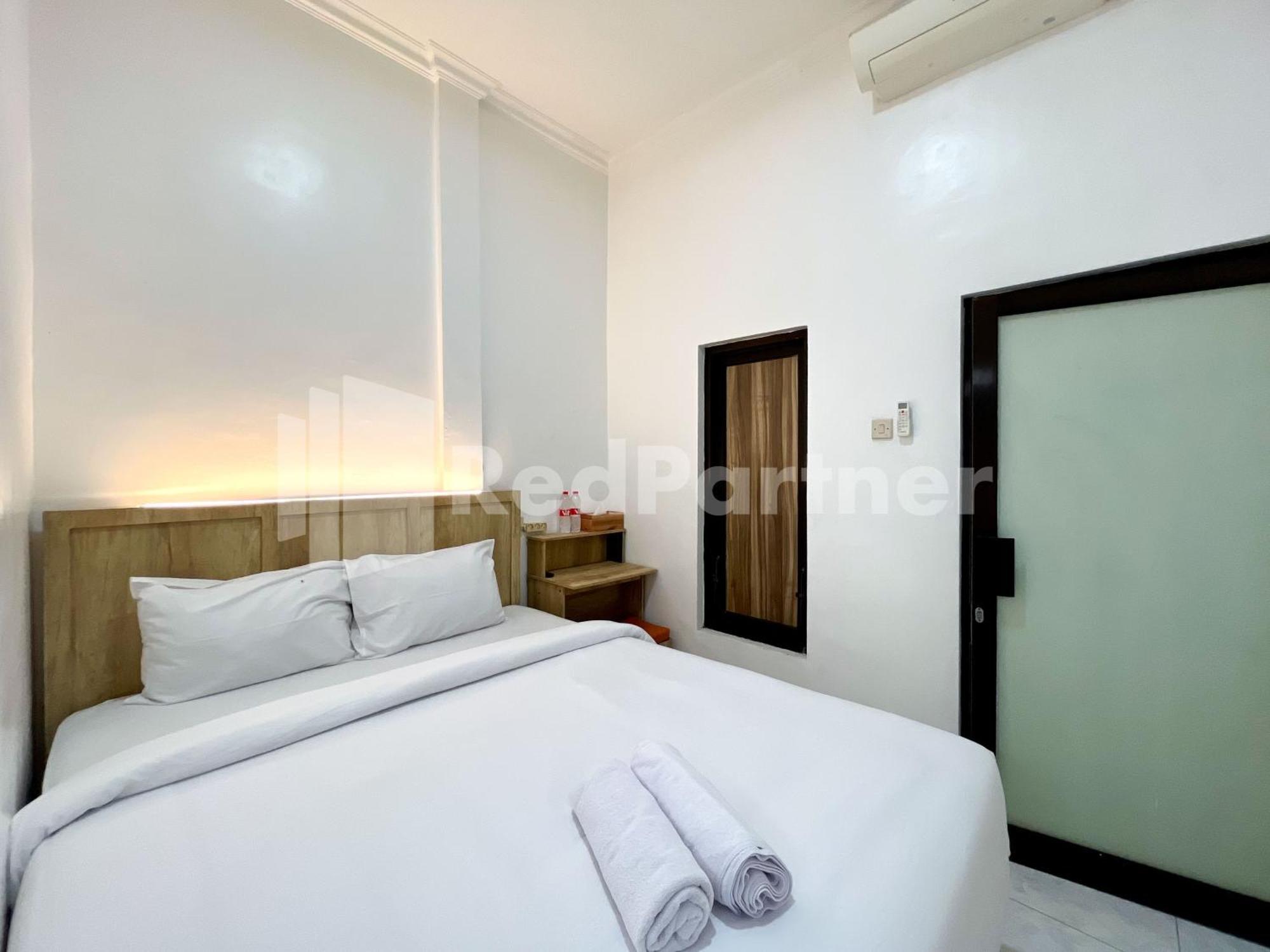D Palma Near Lokananta Manahan Mitra Reddoorz Surakarta  Экстерьер фото
