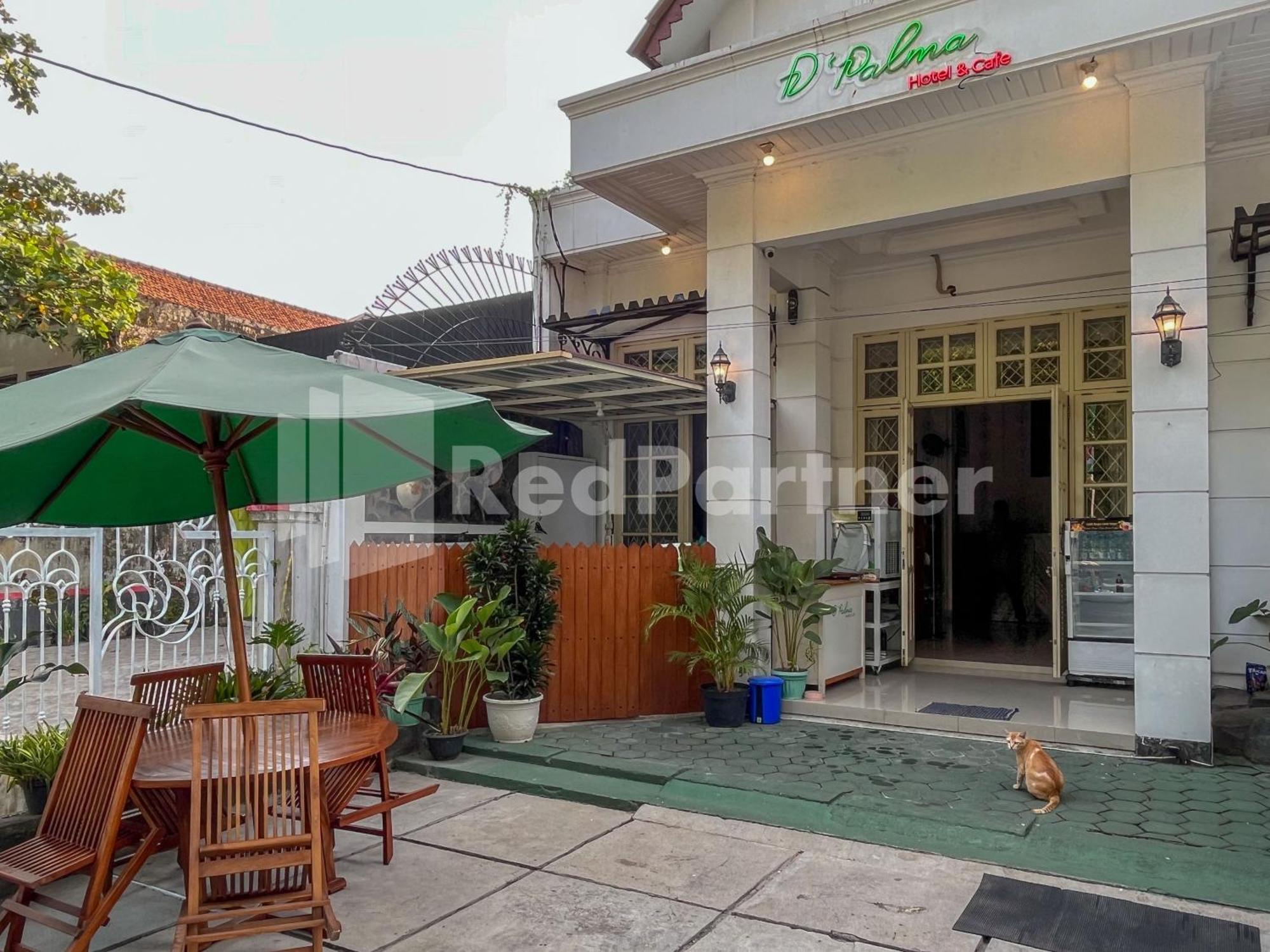 D Palma Near Lokananta Manahan Mitra Reddoorz Surakarta  Экстерьер фото