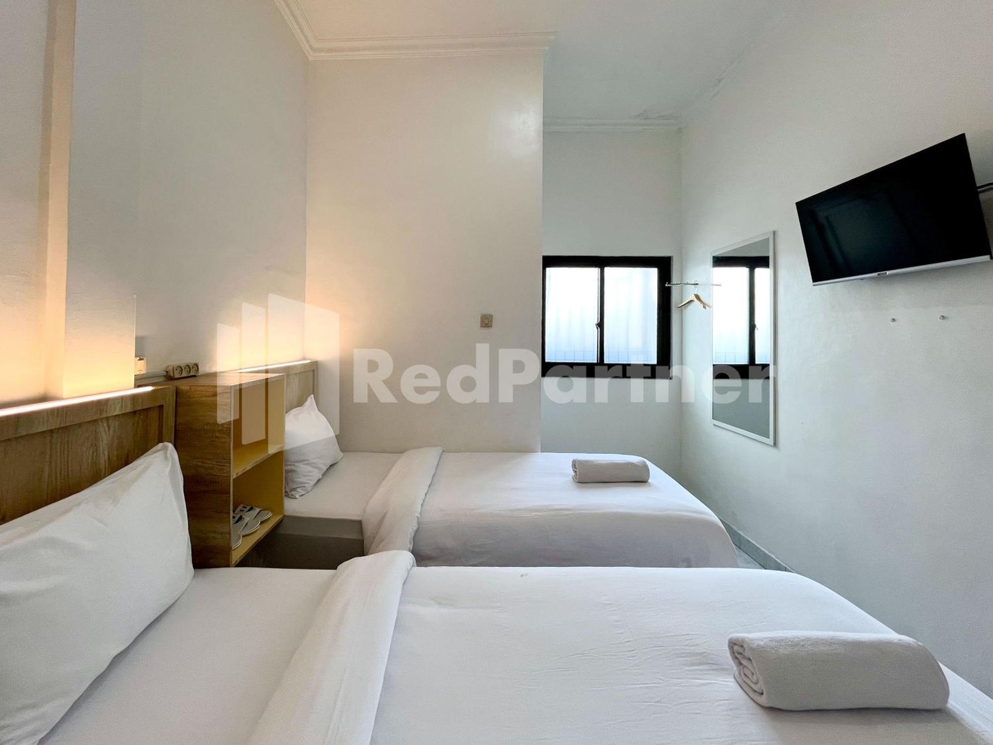 D Palma Near Lokananta Manahan Mitra Reddoorz Surakarta  Экстерьер фото